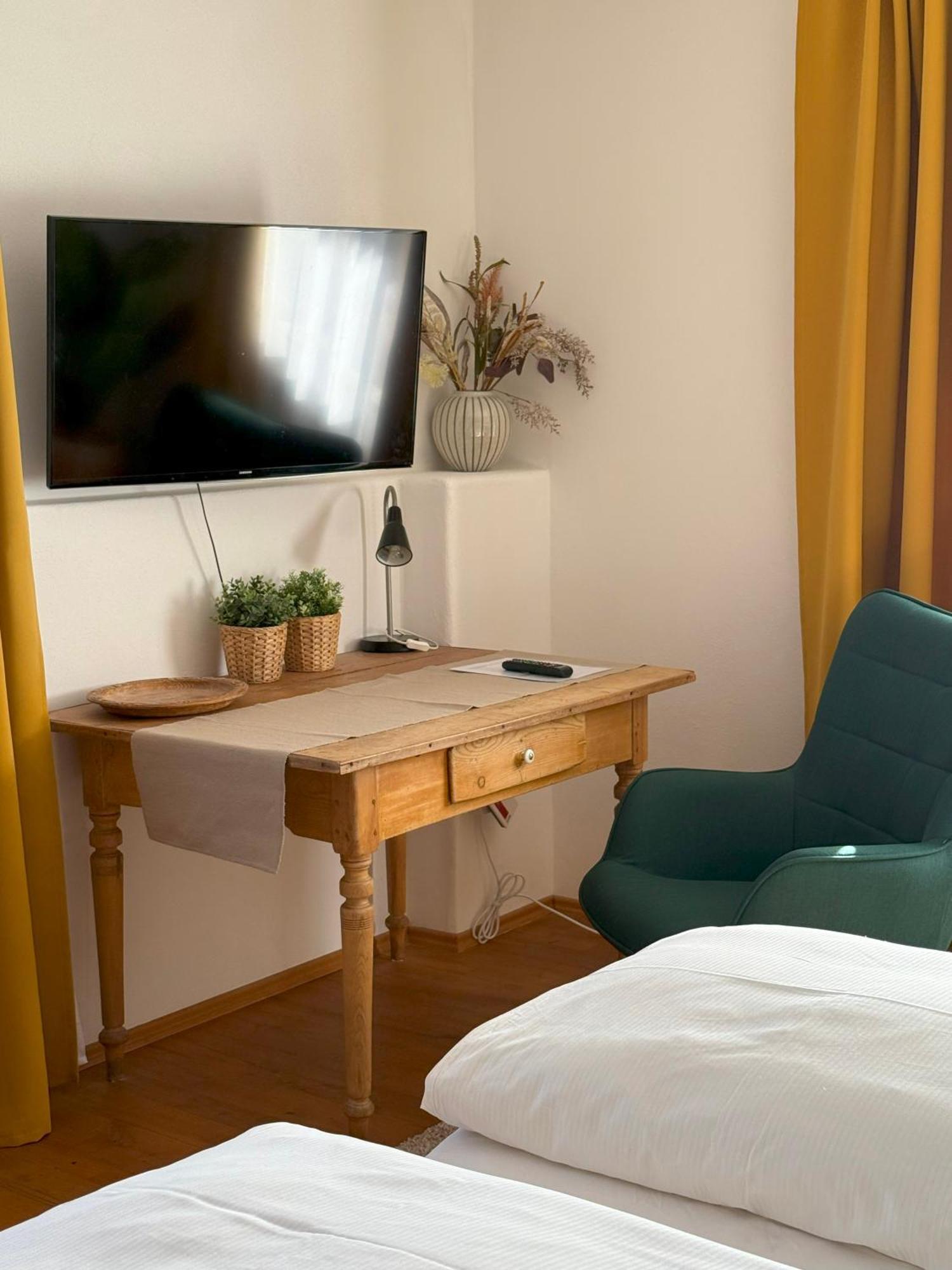 Fe Wo Brunnen - 120 Qm - Ruhige Lage - Viel Natur- Komfortabel - Grosser Balkon Und Garten Memmingen Eksteriør billede