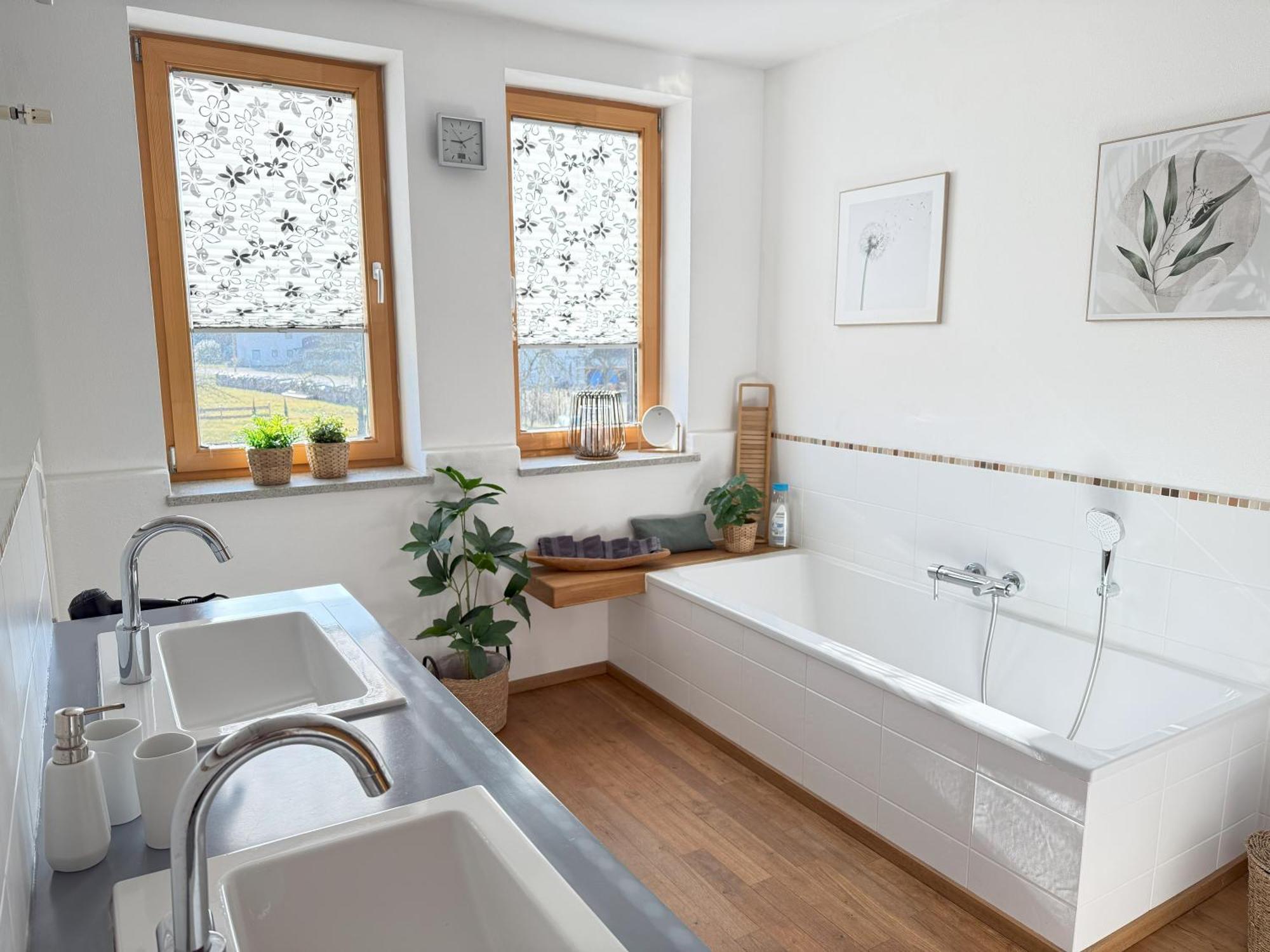 Fe Wo Brunnen - 120 Qm - Ruhige Lage - Viel Natur- Komfortabel - Grosser Balkon Und Garten Memmingen Eksteriør billede